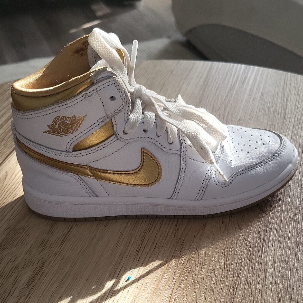 Nike White and Gold Basketball Sneakers